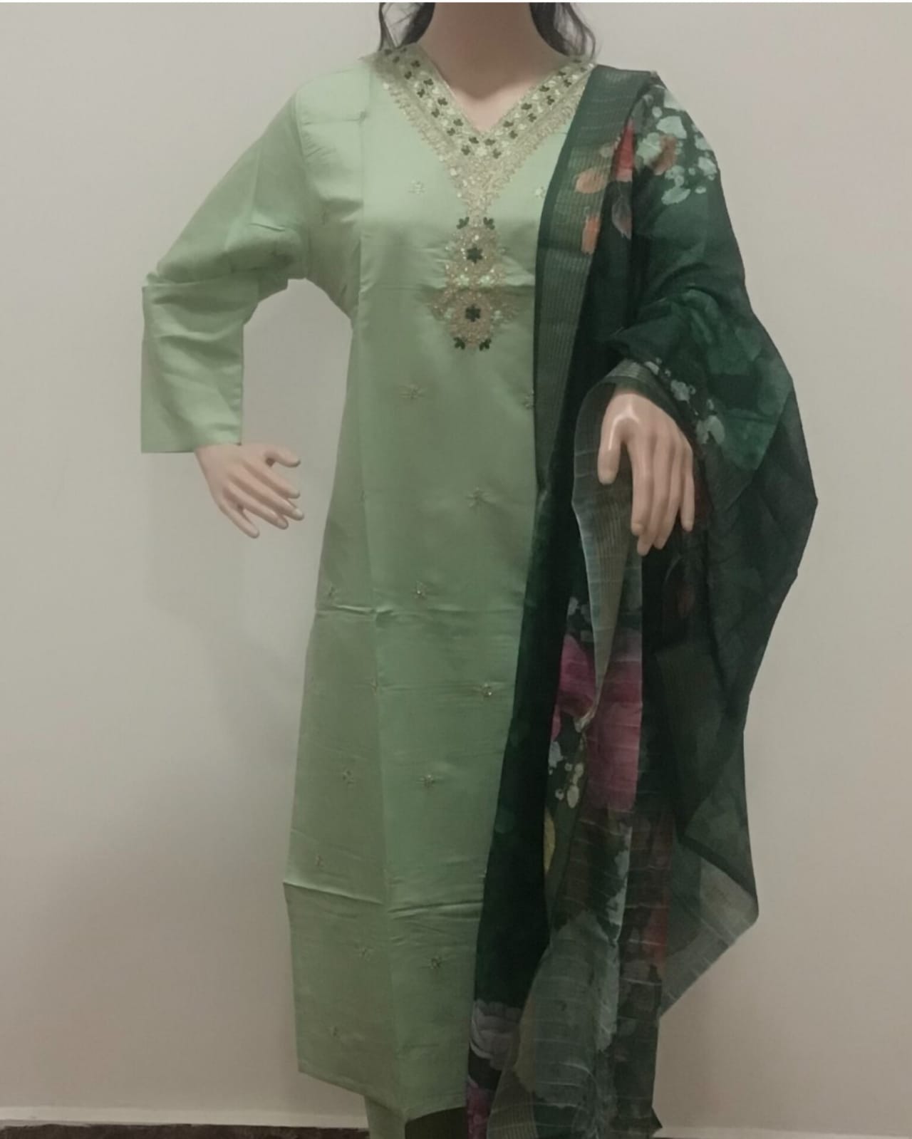REYAN KURTI
